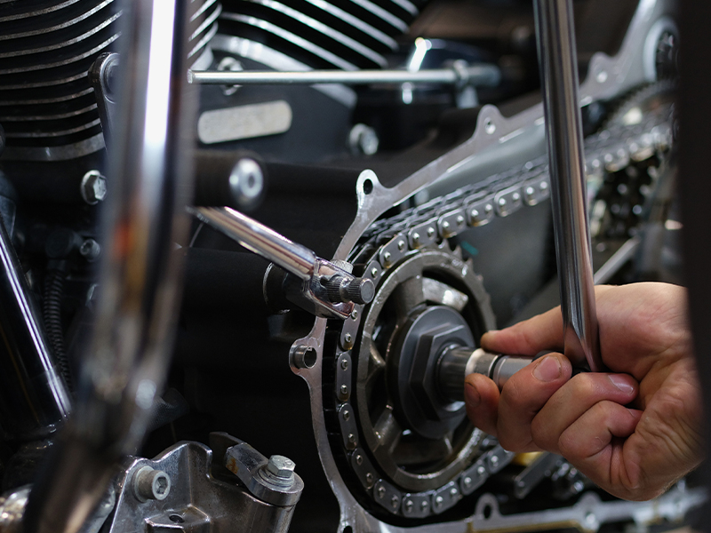 Hvad er forskellen mellem en skraldestøgle og en momentnøgle?